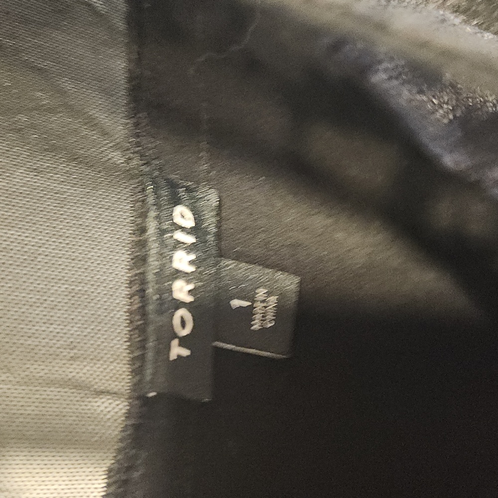 Torrid Mesh And Lace Ruffle Top - Picture 3 of 5